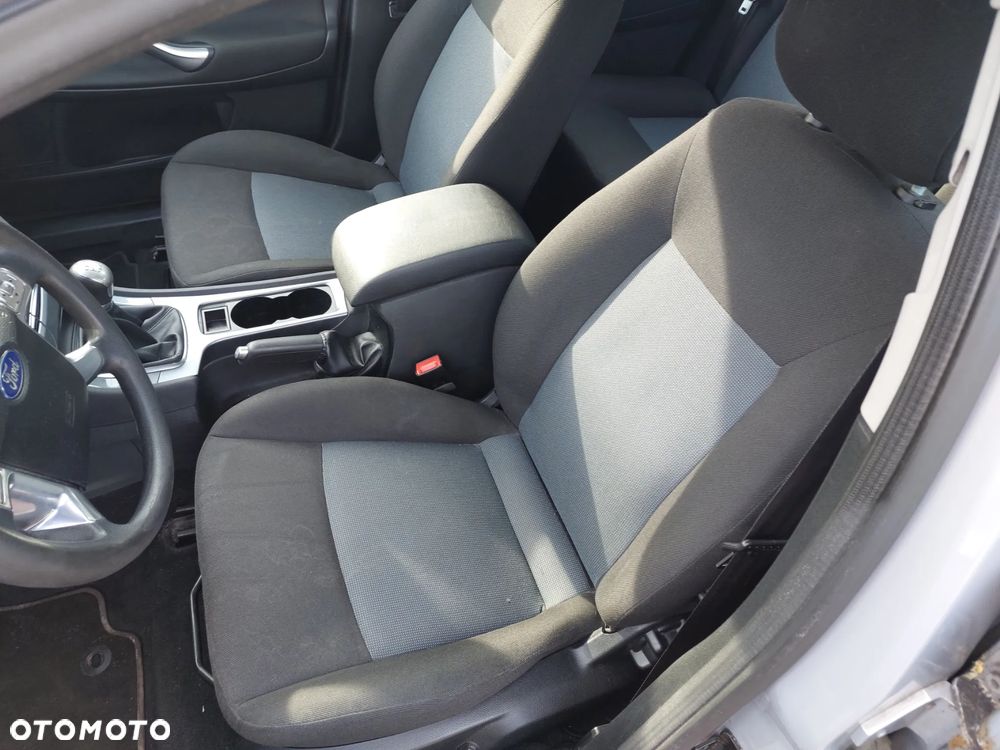 Ford Mondeo - 8