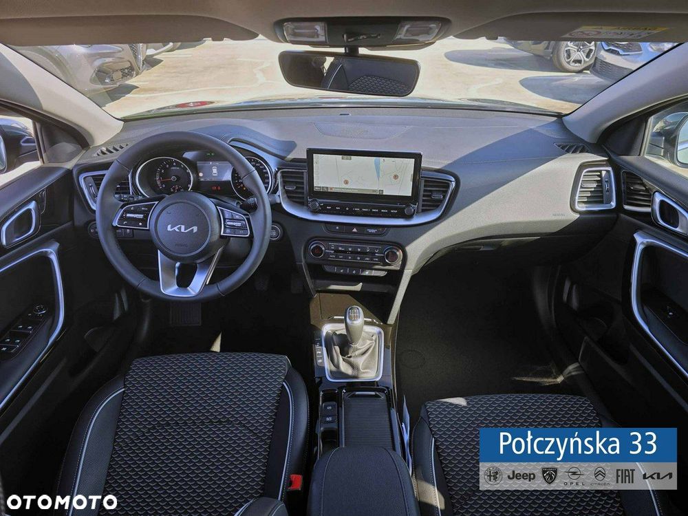 Kia Ceed - 10
