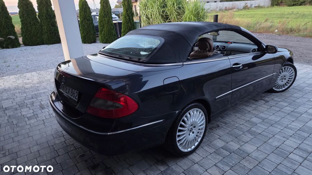 Mercedes-Benz CLK - 12