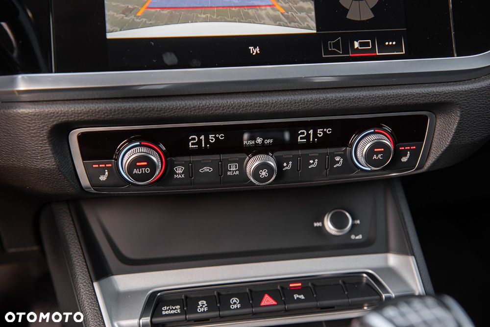 Audi Q3 35 TFSI S line - 22