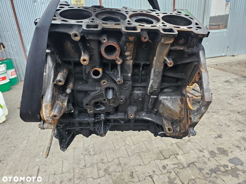 BLOK SŁUPEK DÓŁ SILNIKA TRAFIC III 2.0DCI M9RV710 - 1