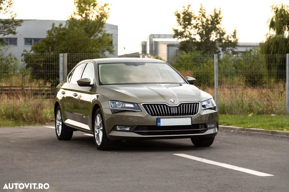 Skoda Superb 2.0 TDI DSG Ambition - 3