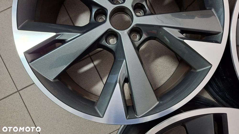 Felgi Aluminiowe 20 Audi Q4 E-Tron 5x112 ET 45 - 12