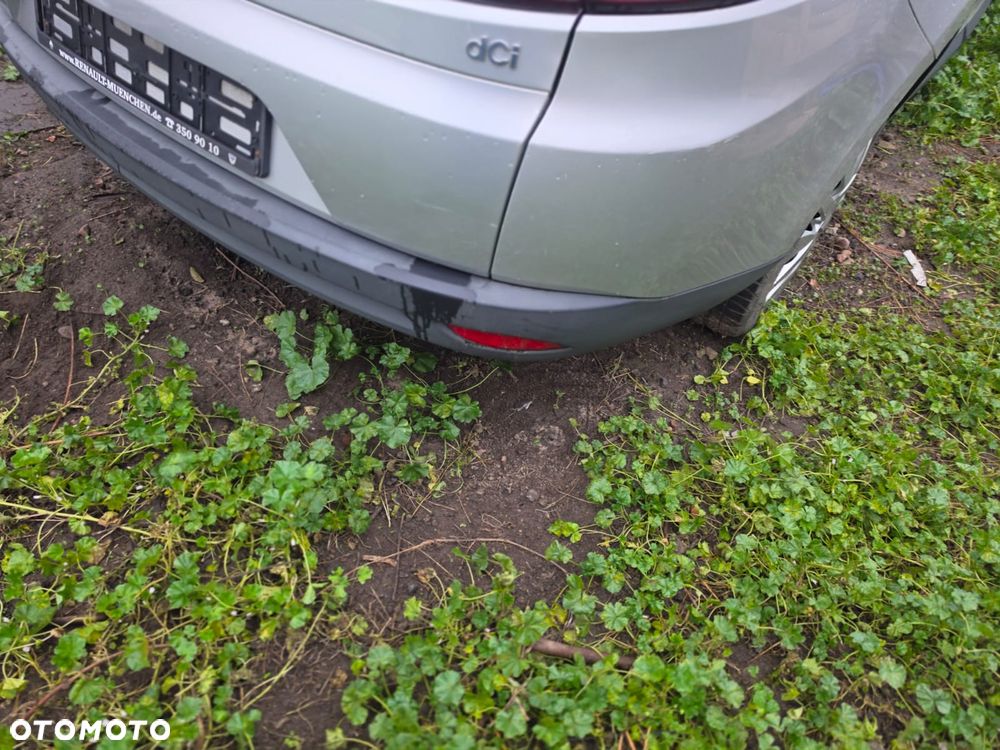 Zderzak  tył  Renault  megane  3 kombi w kolorze  TED69 - 2