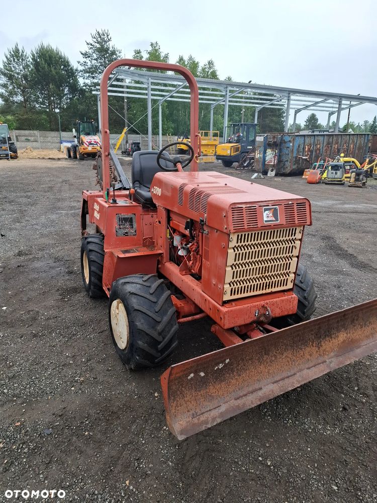 Koparka  łańcuchowa Ditch Witch - 3
