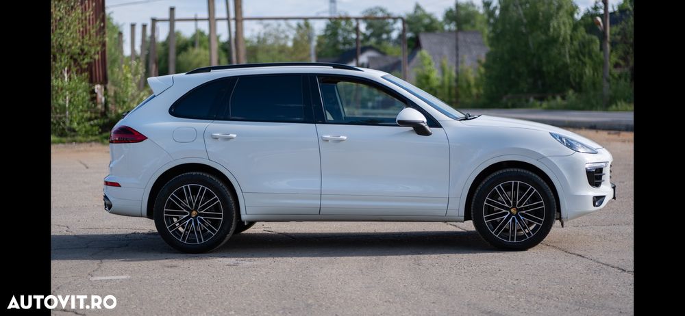 Porsche Cayenne 3.0 L - 2