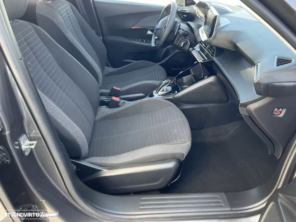 Peugeot 2008 1.2 PureTech Active EAT8 - 17