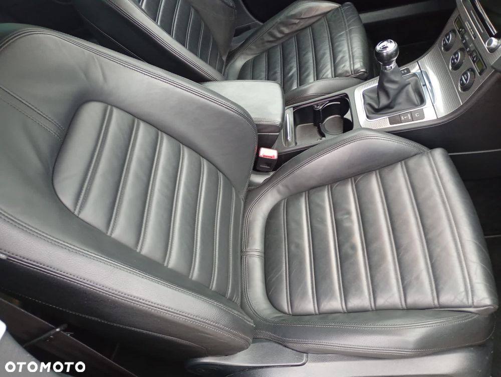 Volkswagen Passat 2.0 TDI 4Motion Highline - 12