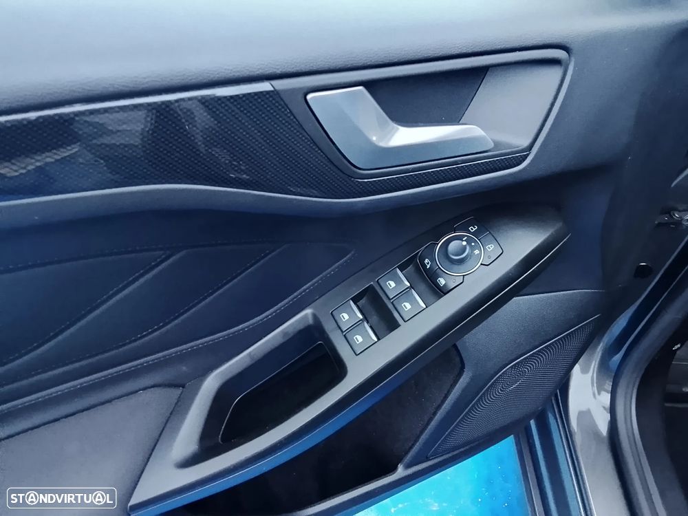 Ford Focus 1.0 EcoBoost MHEV ST-Line - 17