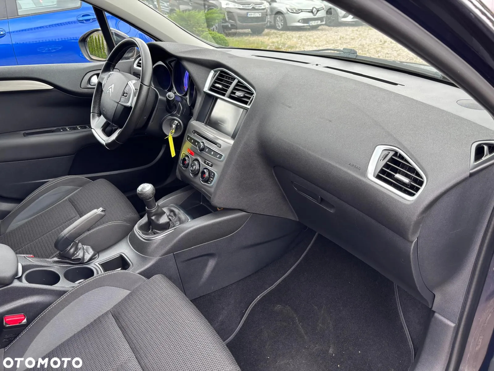 Citroën C4 BlueHDi 100 Selection - 24