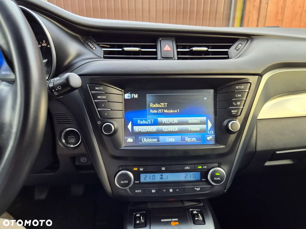 Toyota Avensis 1.8 Sol plus NAVI - 20