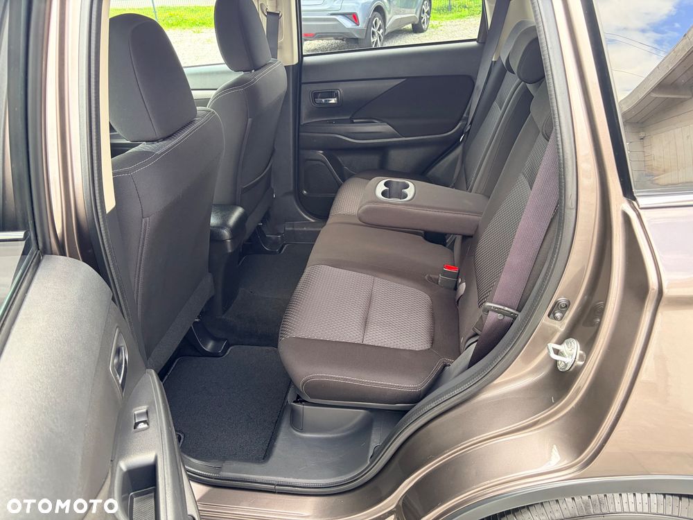 Mitsubishi Outlander 2.0 2WD Edition 100 - 13