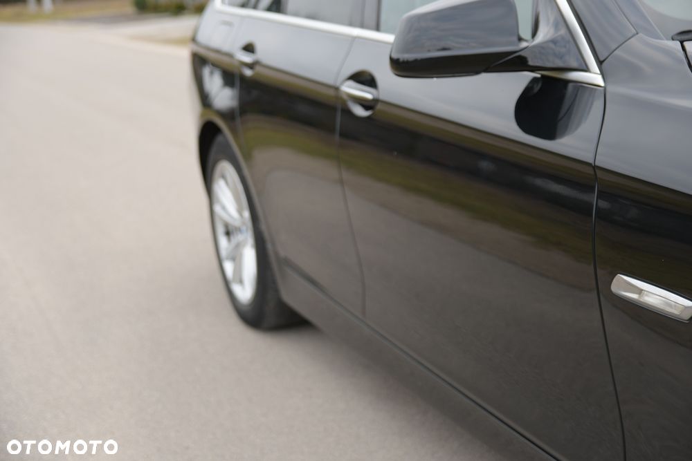 BMW Seria 5 525d - 14