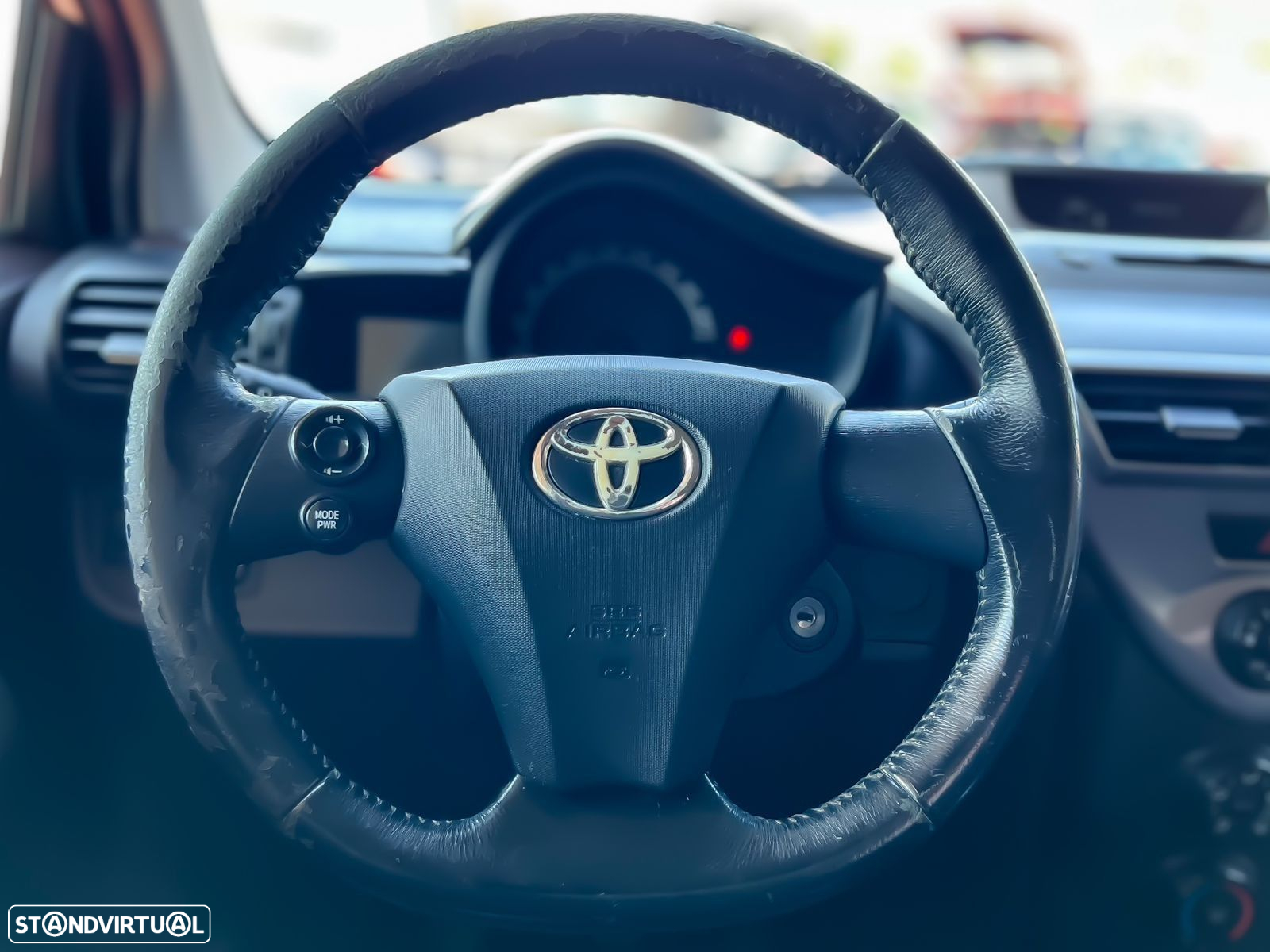 Toyota iQ 1.4 D-4D - 11