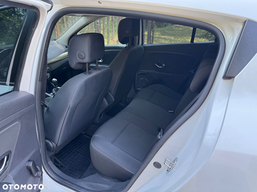 Renault Megane 1.5 dCi Energy Life EU6 - 19