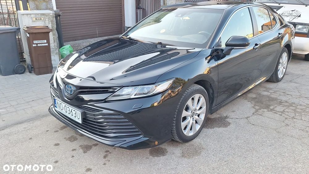 Toyota Camry - 1