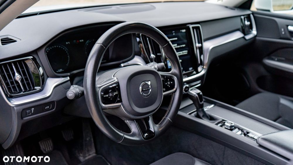Volvo V60 D3 Momentum Core - 8