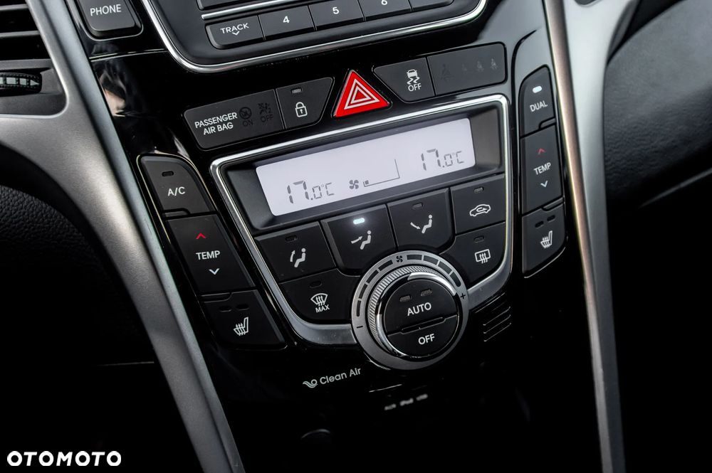 Hyundai i30 blue Kombi 1.6 GDi Style - 28