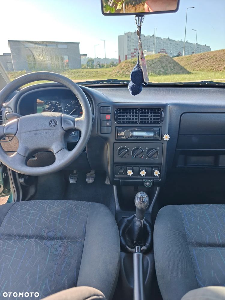 Volkswagen Polo - 9
