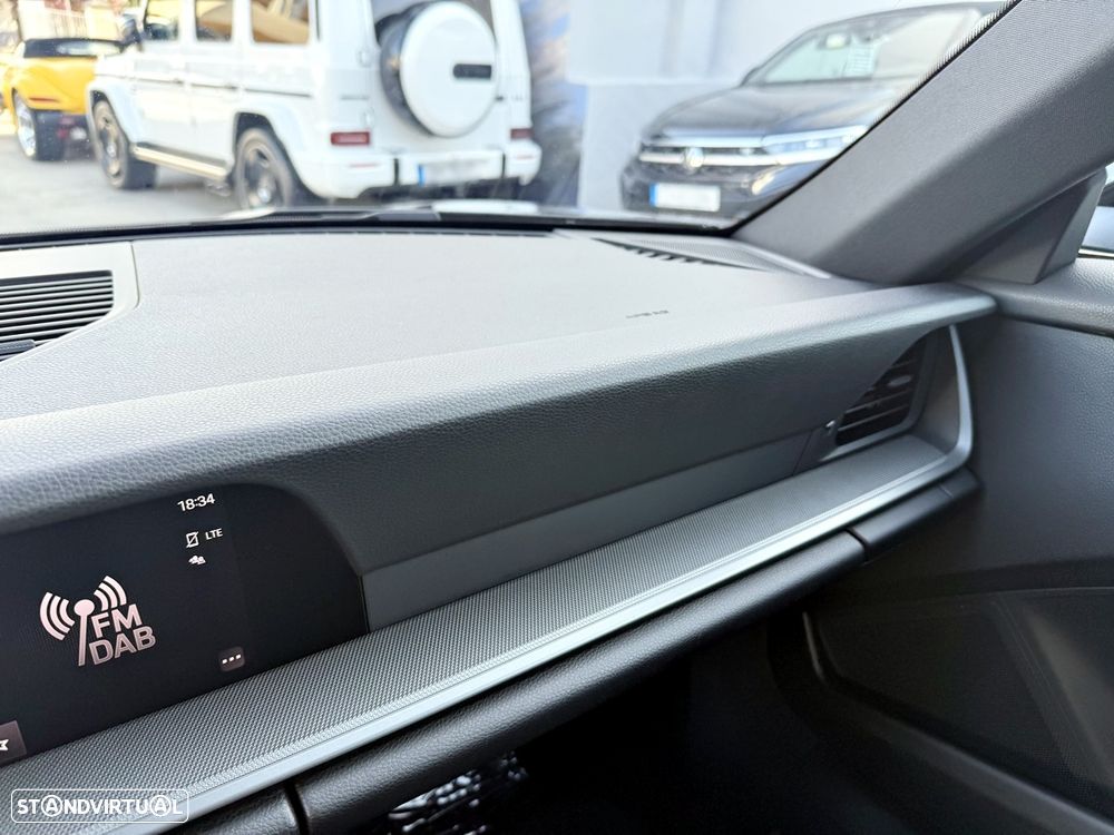 Porsche 911 (992) Carrera PDK - 23