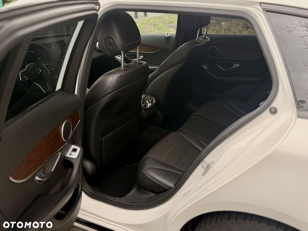 Mercedes-Benz Klasa C 220 d 9G-TRONIC Avantgarde - 23