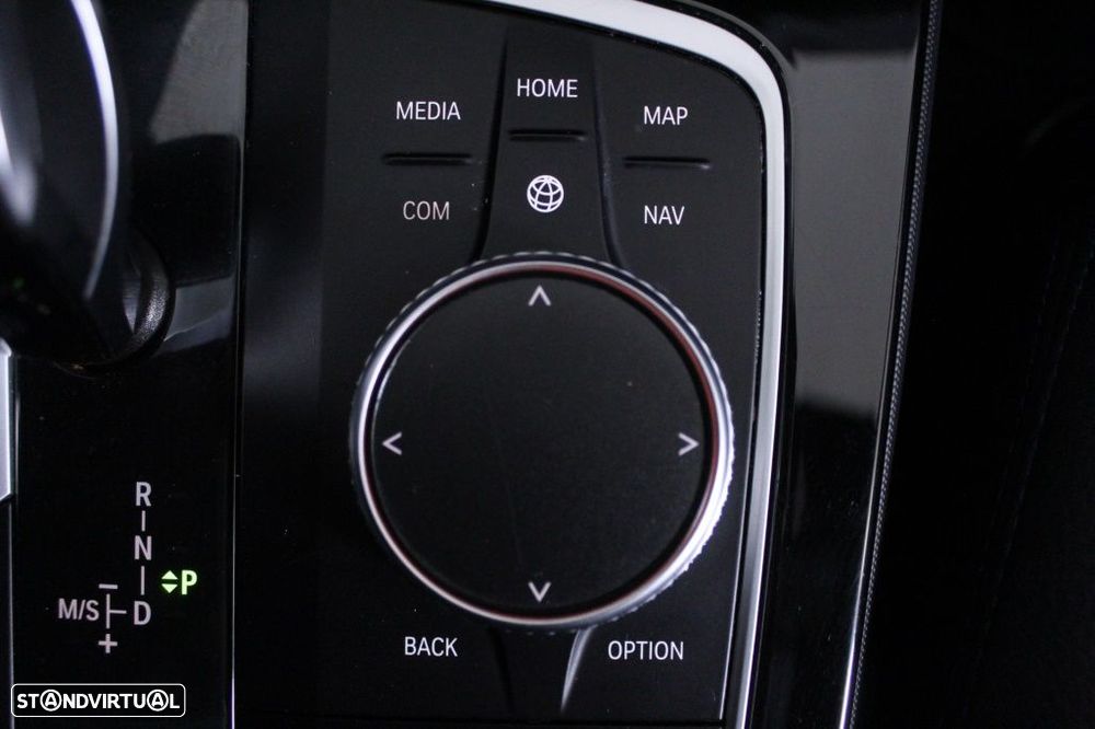 BMW 116 d Pack Desportivo M Auto - 30