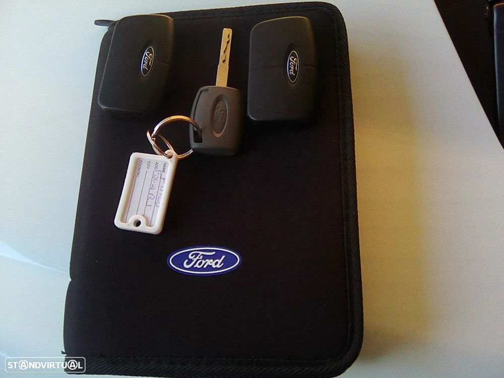 Ford Focus 2.5 T RS - 29
