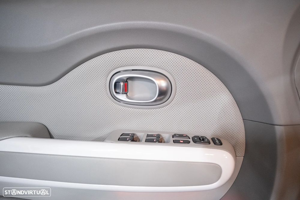 Kia e-Soul EV Play - 22