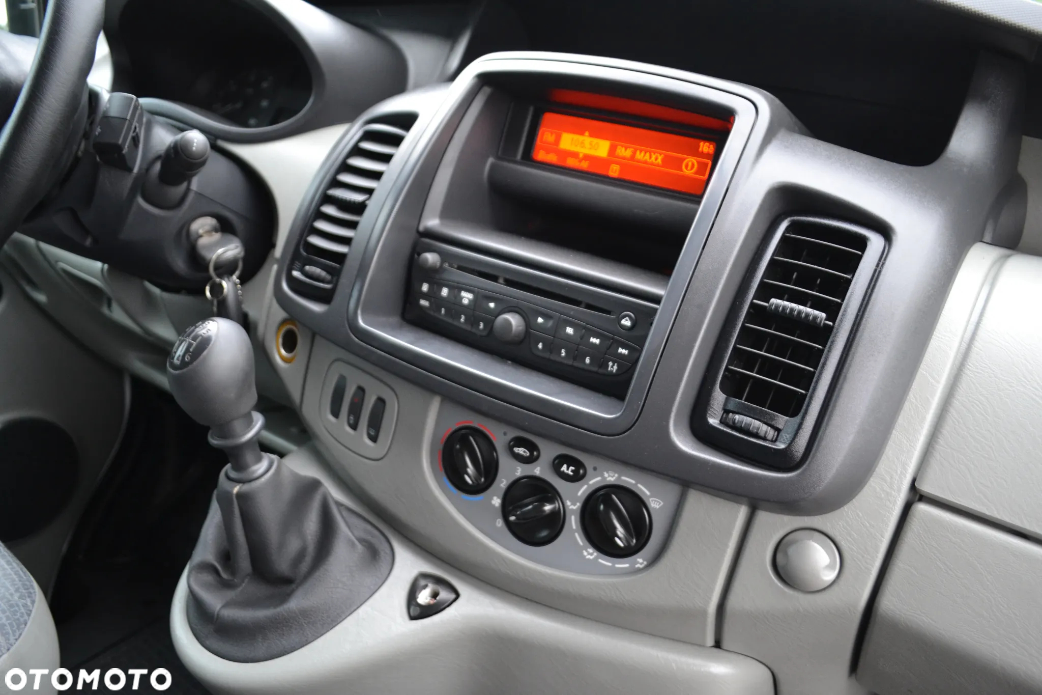 Renault Trafic - 17