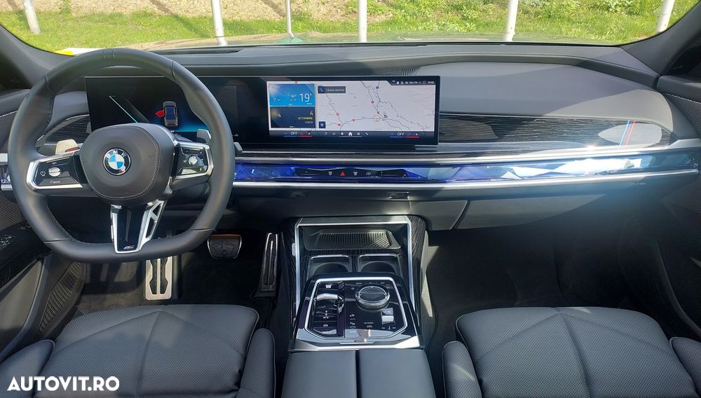 BMW Seria 7 - 16
