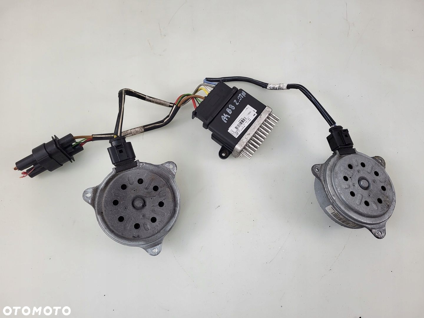 AUDI A4 B8 LIFT 2.0 TDI MODUŁ WENTYLATORÓW PRZEKAŹNIK SILNIK WENTYLATORA - 1
