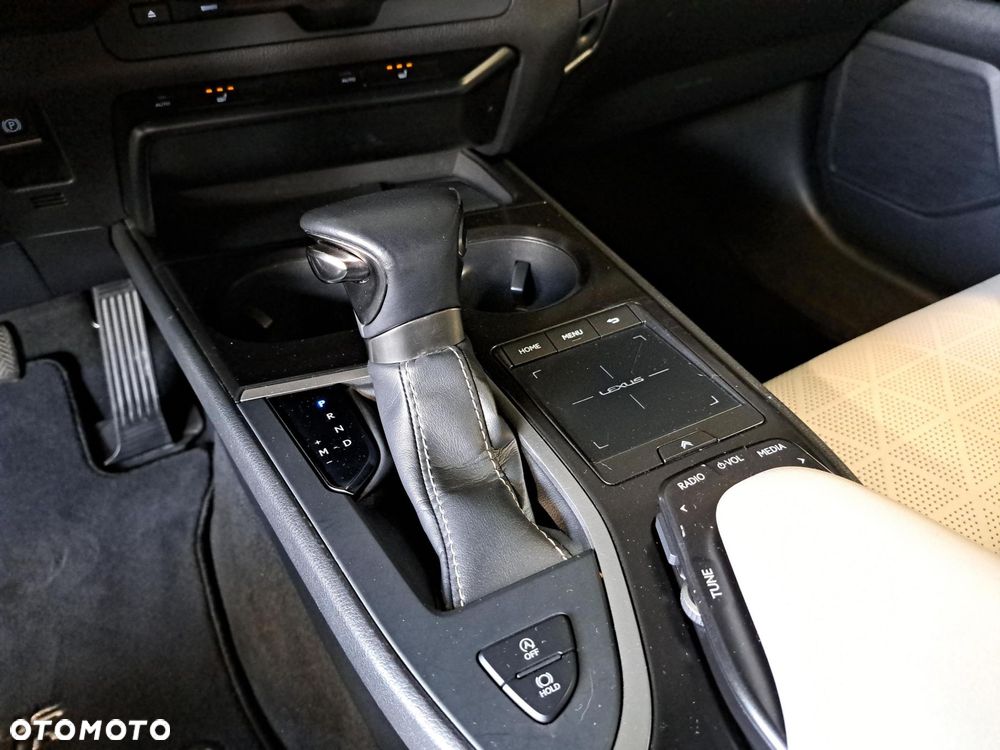 Lexus UX 200 Prestige 2WD - 23