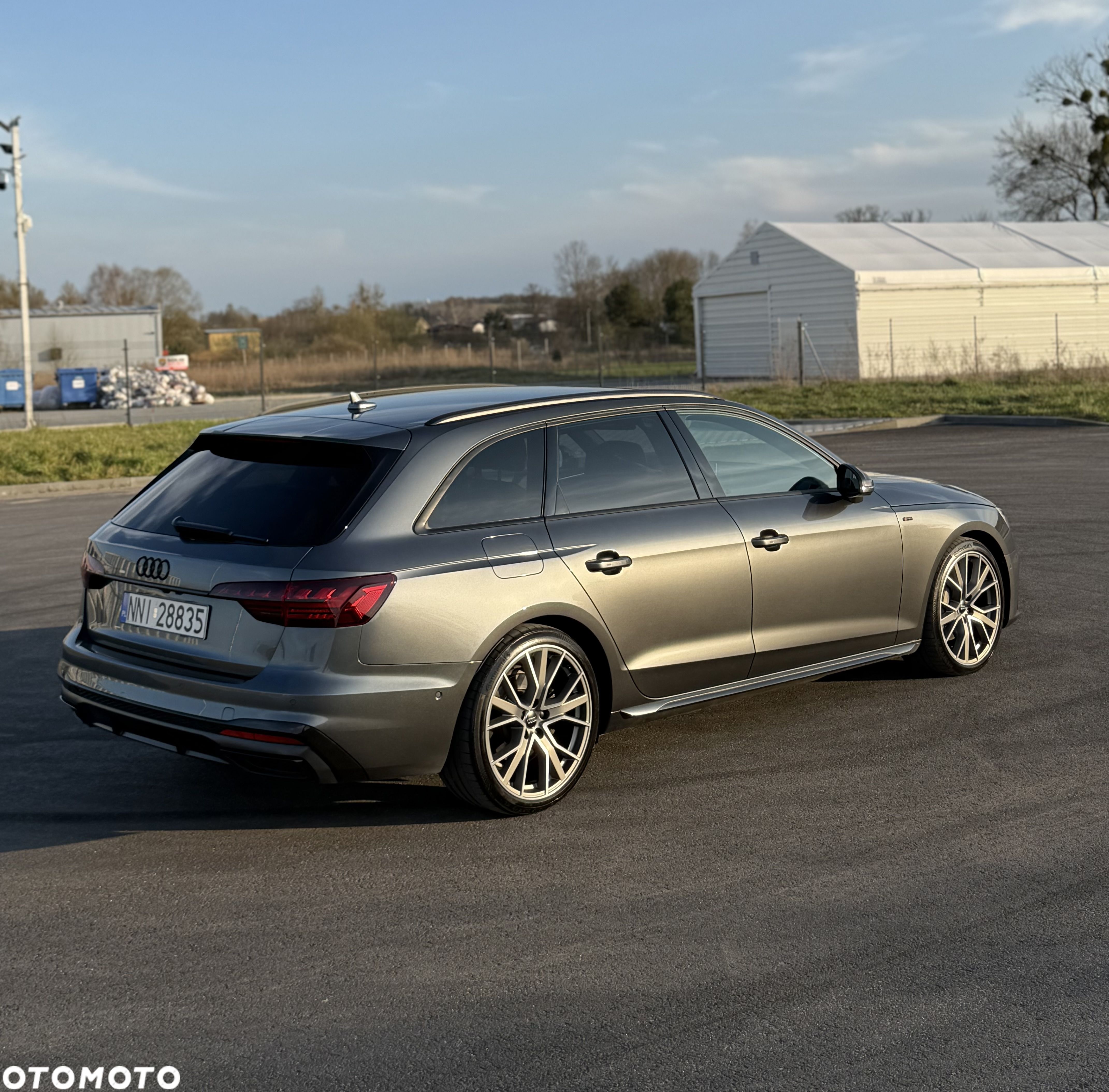 Audi A4 Avant 40 TDI S tronic - 1