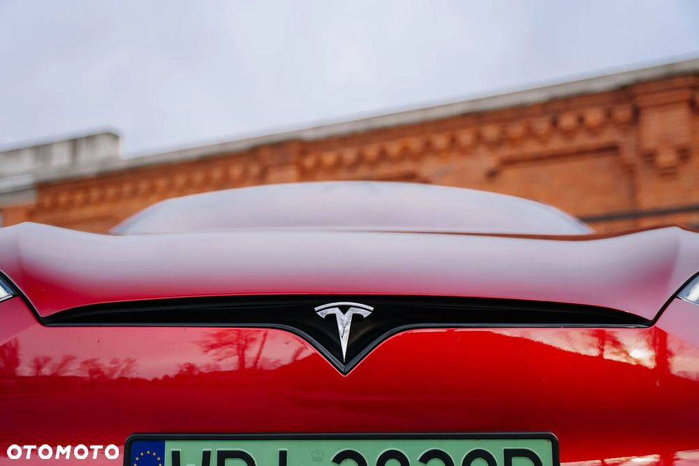 Tesla Model S - 12