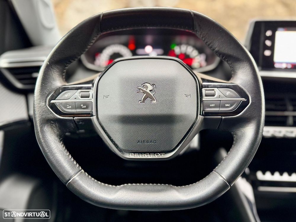 Peugeot 2008 1.2 PureTech Allure - 28