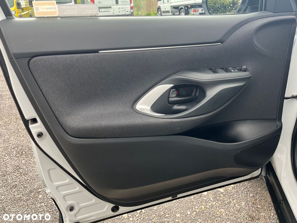 Toyota Yaris Cross Hybrid 1.5 Comfort - 25