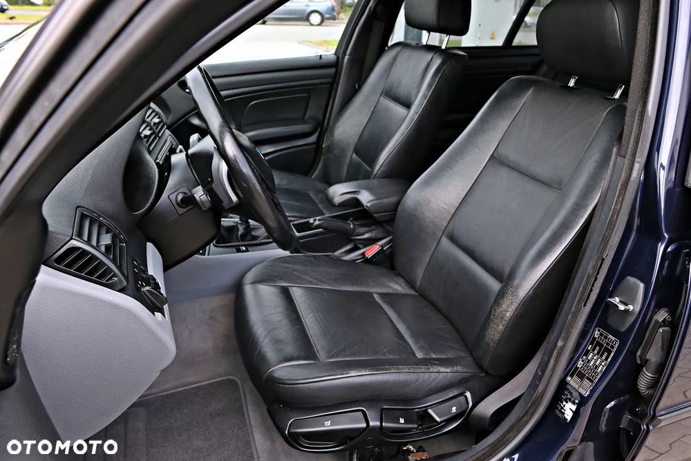 BMW Seria 3 320i - 23