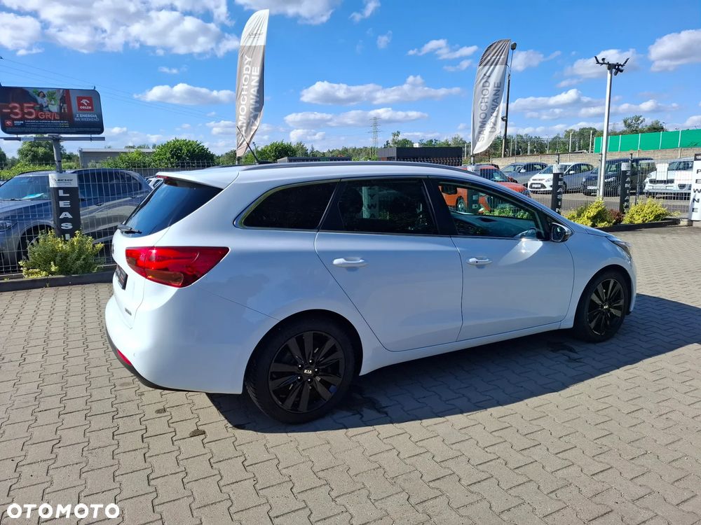 Kia Ceed - 31