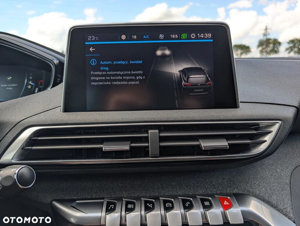 Peugeot 5008 2.0 BlueHDI Allure S&S - 28