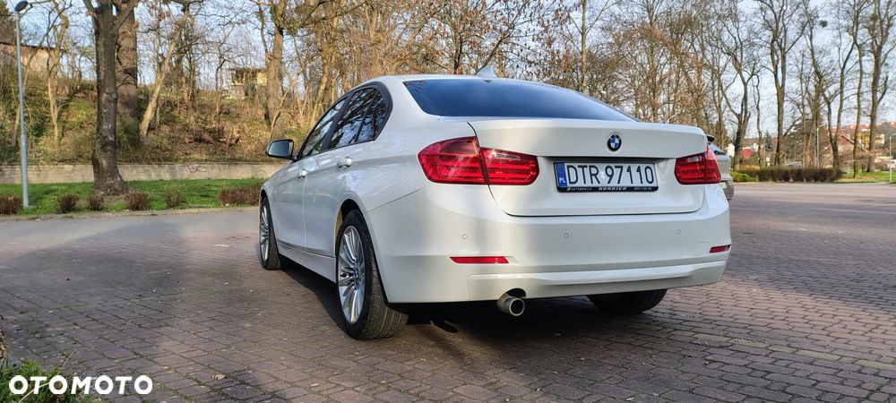 BMW Seria 3 318d - 9