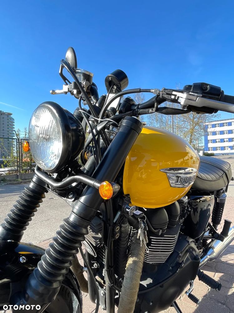 Triumph Bonneville - 10