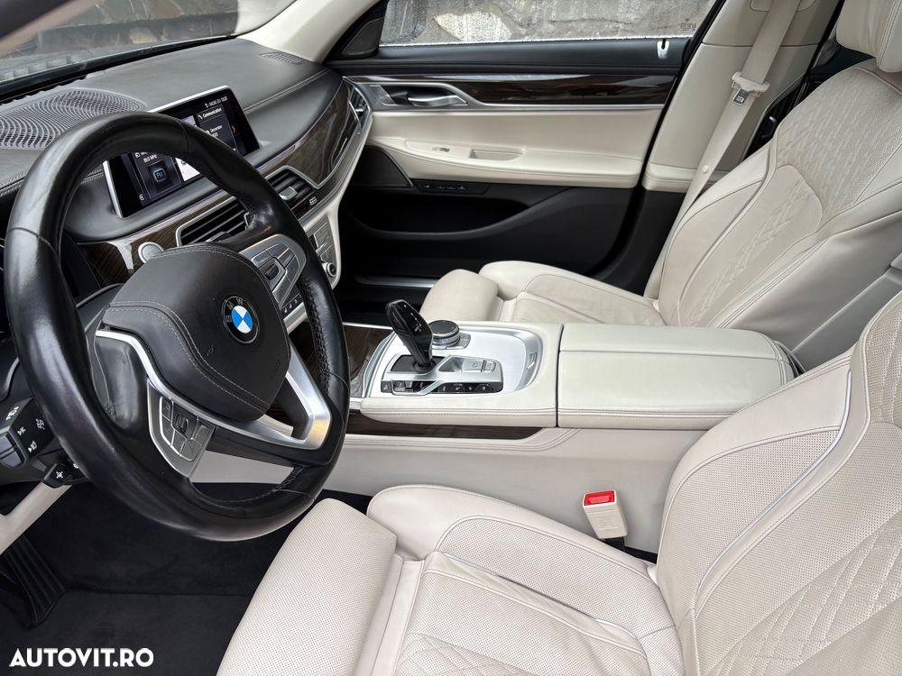 BMW Seria 7 740Le xDrive iPerformance - 13