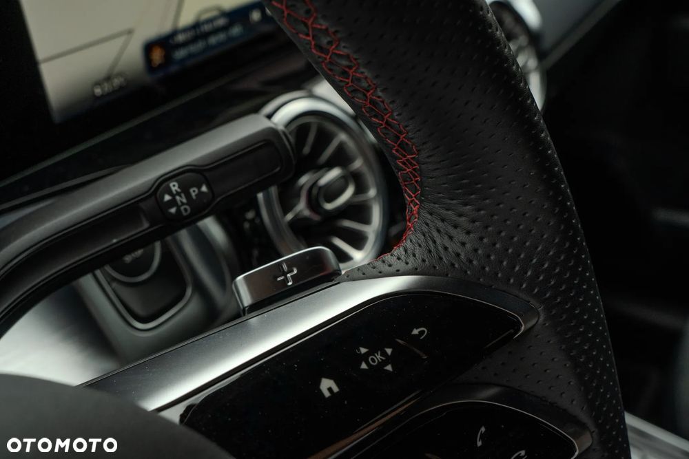 Mercedes-Benz EQB 300 66.5kWh 4-Matic AMG - 26