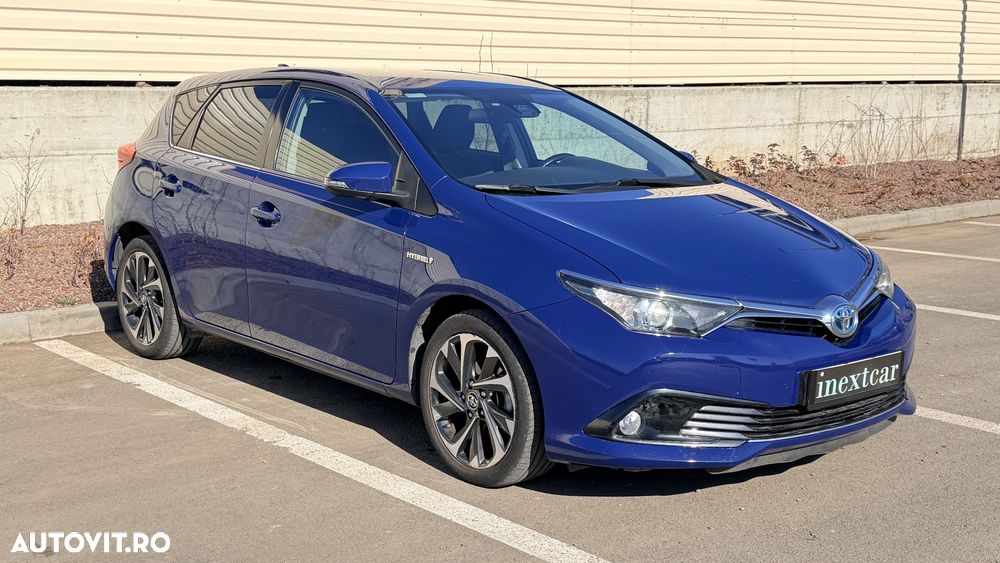 Toyota Auris 1.8 L VVT-i HSD Luna - 1