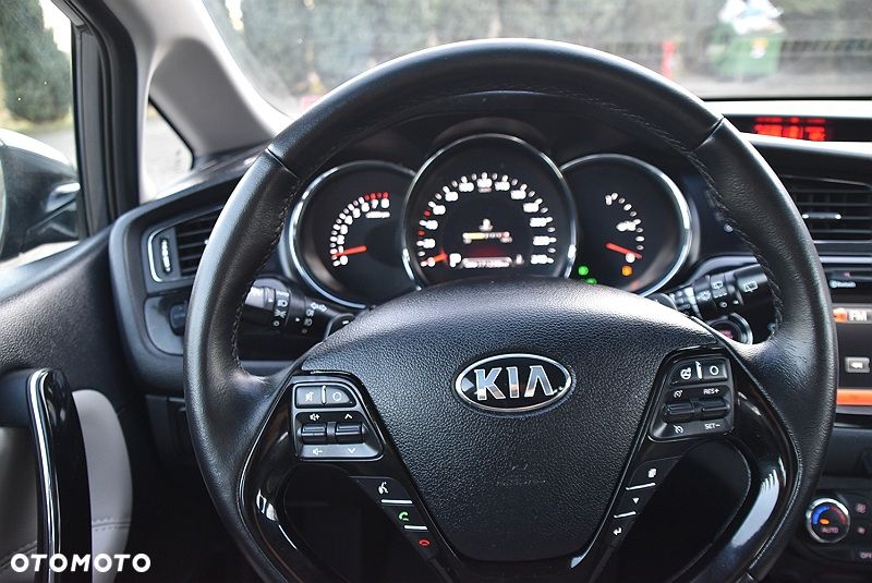 Kia Ceed - 26