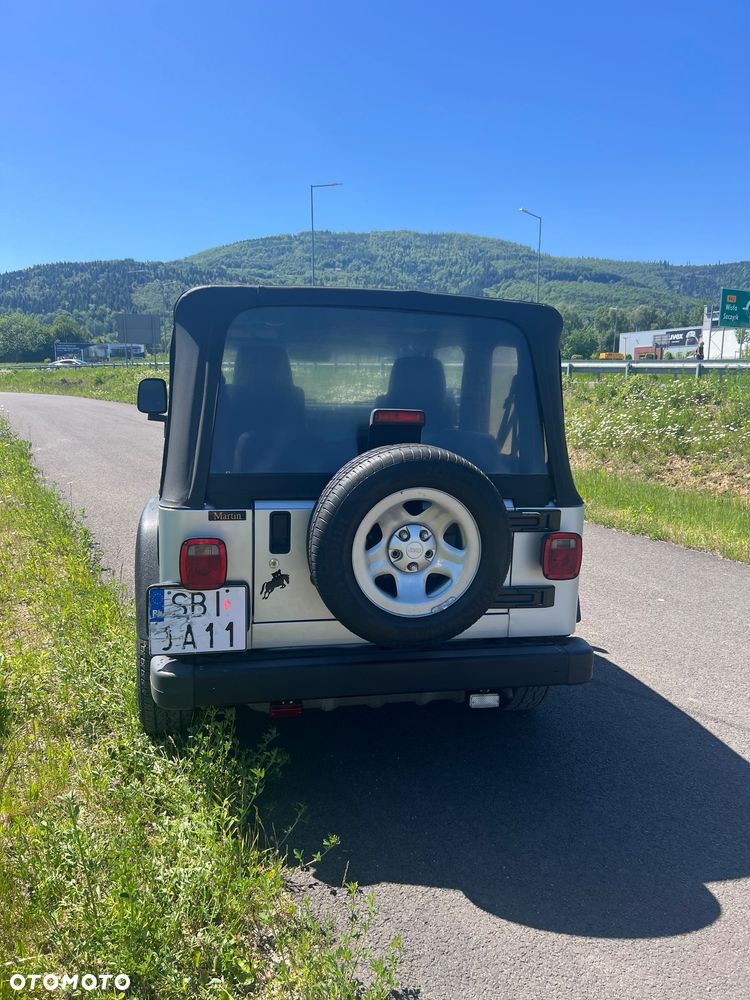 Jeep Wrangler - 9
