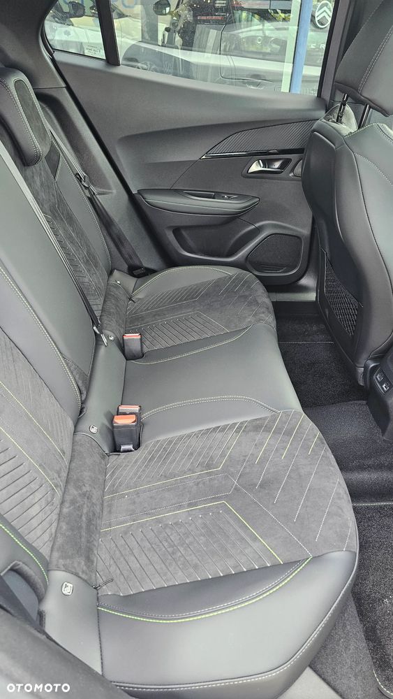 Peugeot 2008 Hybrid 136 e-DSC GT - 6