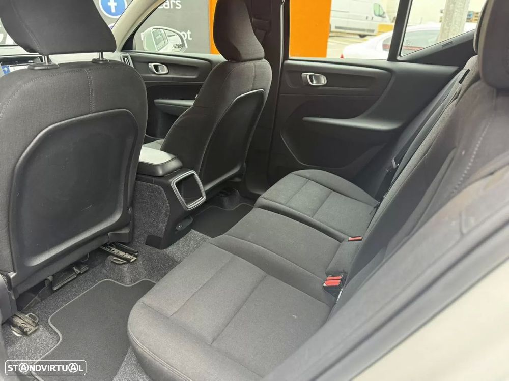 Volvo XC 40 2.0 D3 Momentum Core - 16
