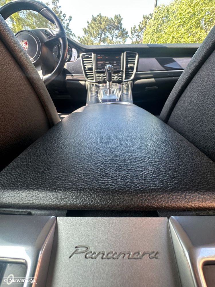 Porsche Panamera Platinum Edition - 24