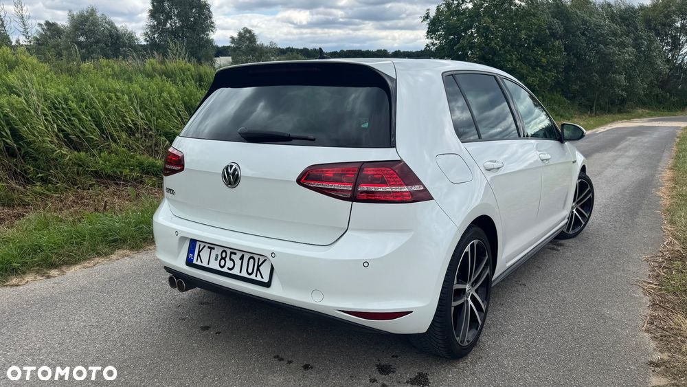 Volkswagen Golf - 11